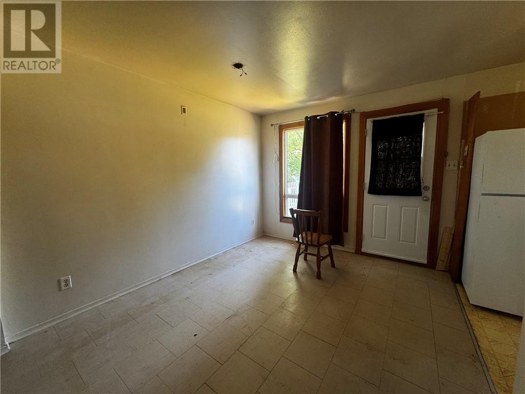 28 Spruce Street, Temagami, Ontario  P0H 2A0 - Photo 6 - 2129751