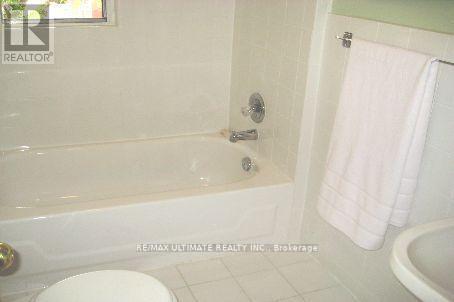 127 Robina Avenue, Toronto, Ontario  M6C 3Y8 - Photo 17 - C13663228