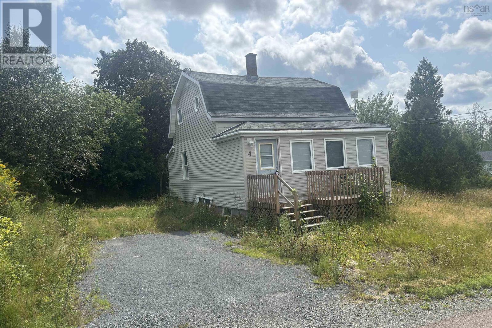 4 Starr Street, Springhill, Nova Scotia  B0M 1X0 - Photo 1 - 202620264