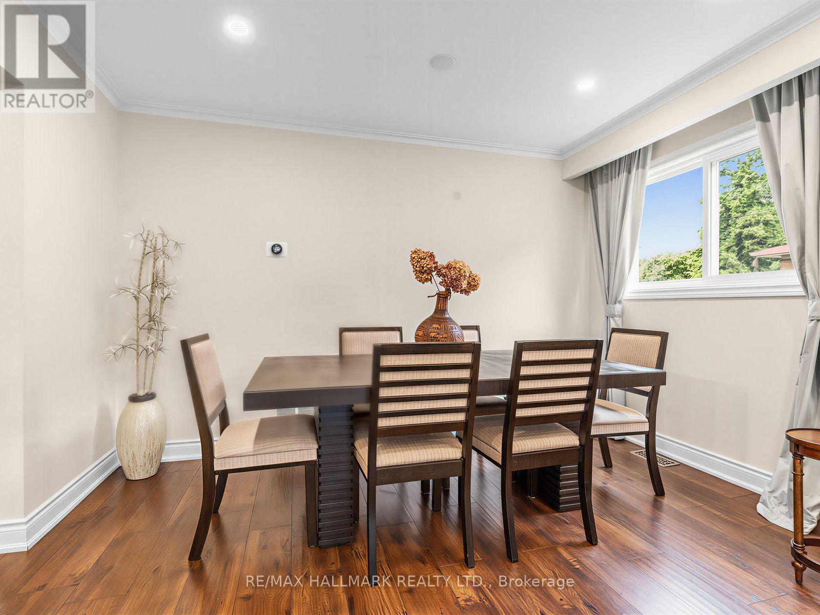 Main & Second Floor - 41 Woodville Avenue, Toronto, Ontario M4K 2J5 - Photo 11 - E13663048