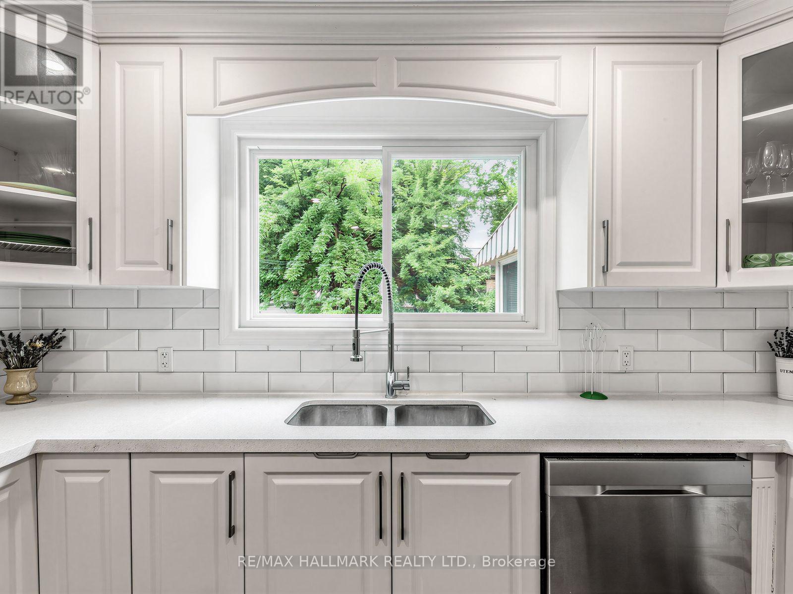 Main & Second Floor - 41 Woodville Avenue, Toronto, Ontario M4K 2J5 - Photo 18 - E13663048