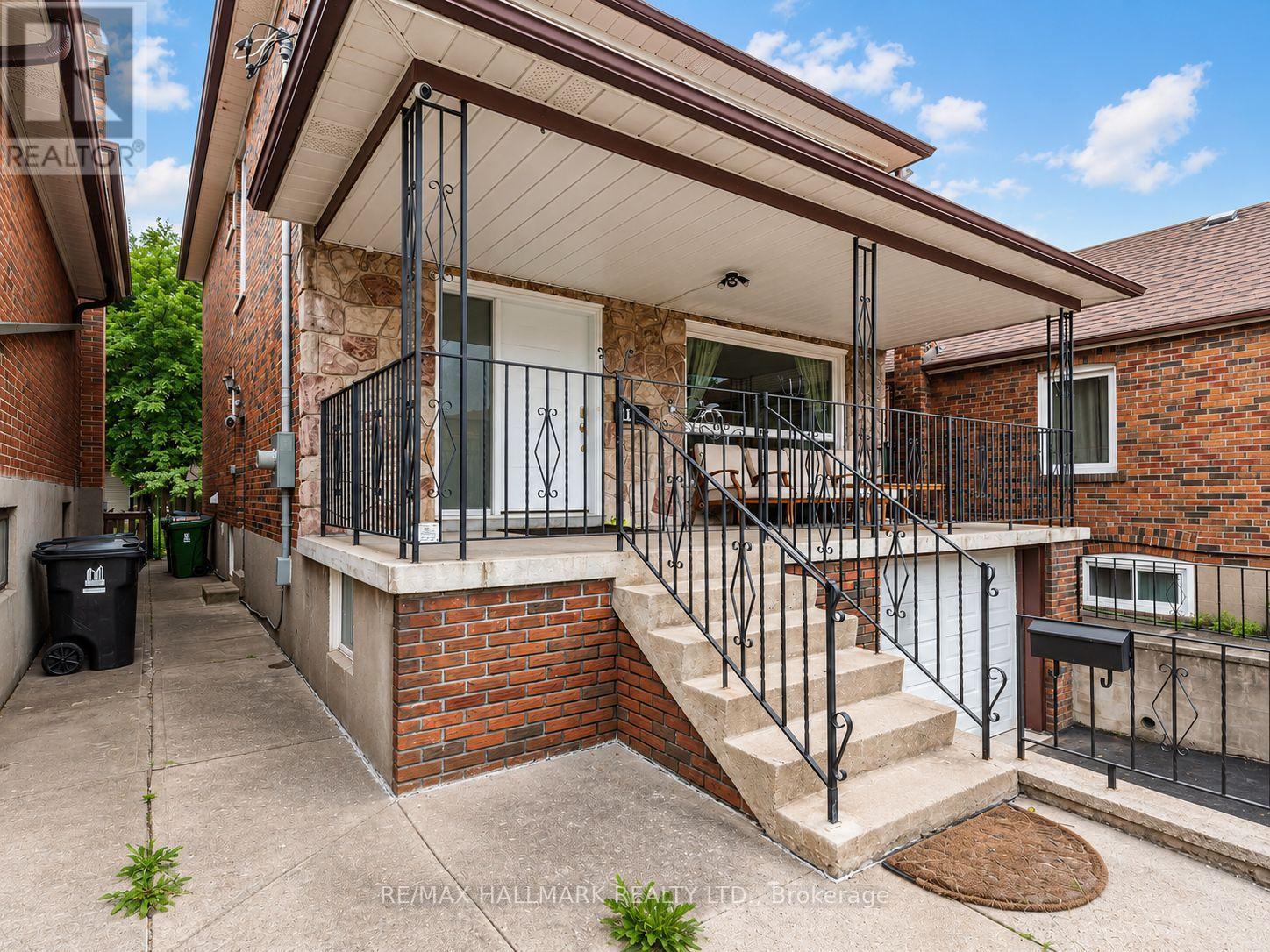 Main & Second Floor - 41 Woodville Avenue, Toronto, Ontario M4K 2J5 - Photo 3 - E13663048