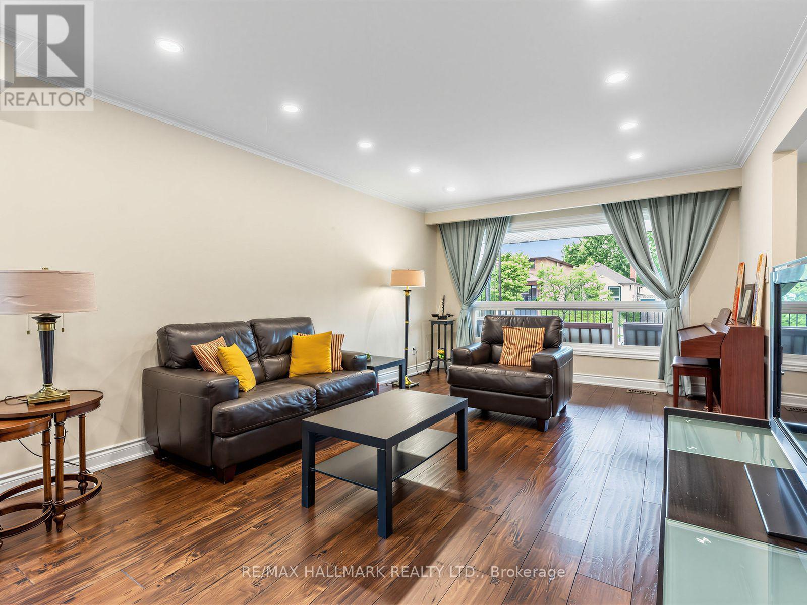 Main & Second Floor - 41 Woodville Avenue, Toronto, Ontario M4K 2J5 - Photo 9 - E13663048
