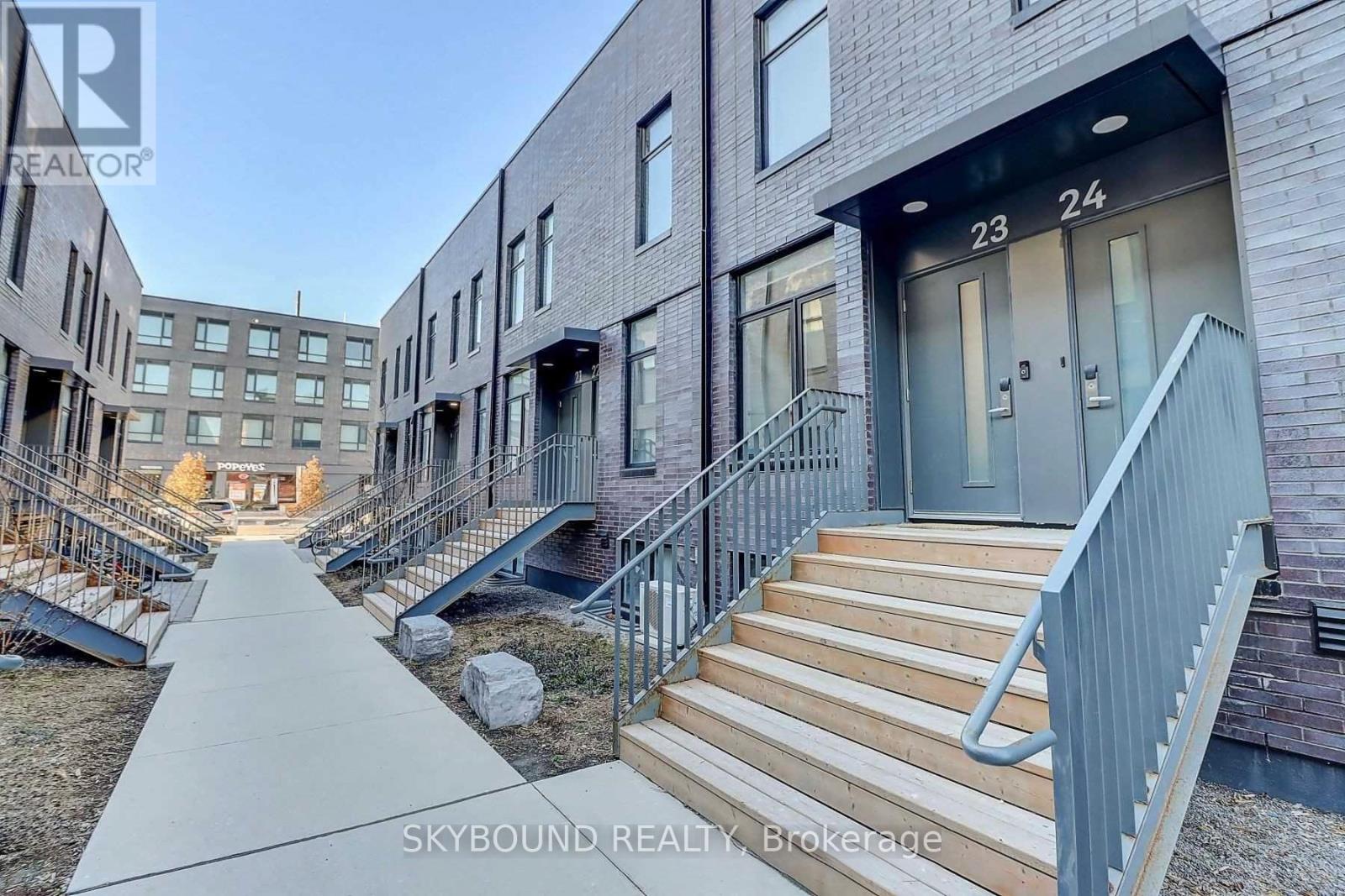 23 - ROOM 1 - 1720 SIMCOE STREET N