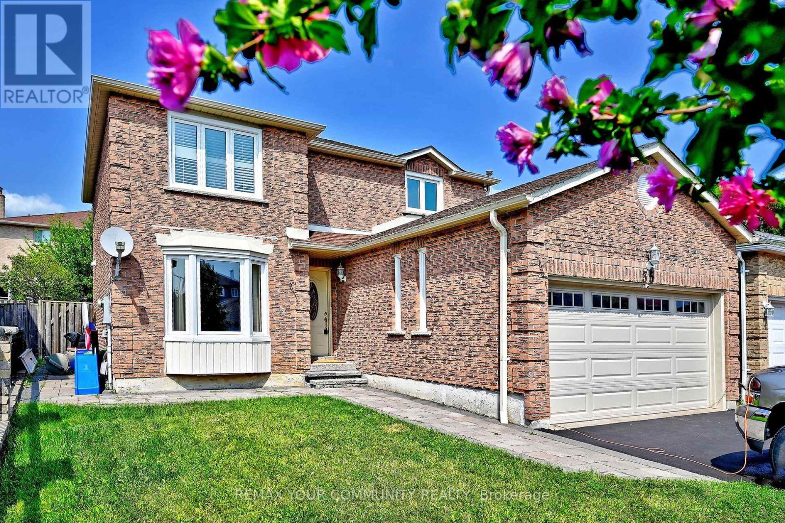 35 DAKIN DRIVE, Ajax, Ontario