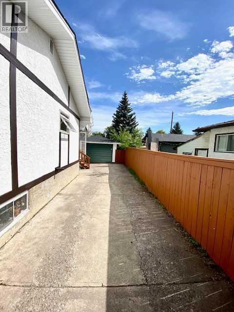 8016 33 Avenue NW, Calgary, Alberta  T3B 1L7 - Photo 4 - A2312377