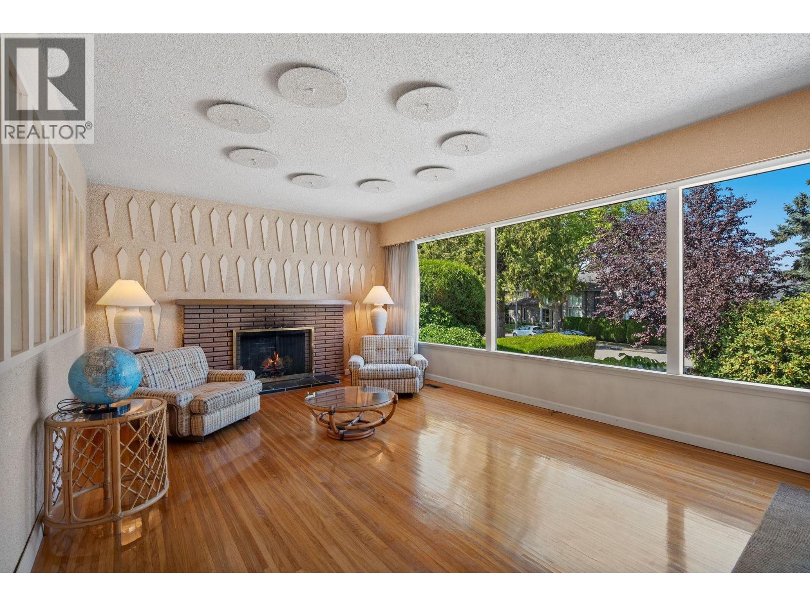 8660 Fairfax Crescent, Richmond, British Columbia  V7C 1Y1 - Photo 11 - R3154688