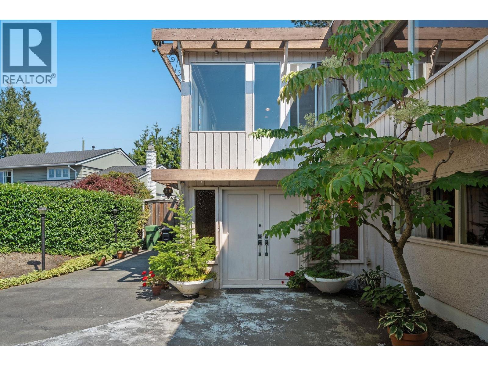 8660 Fairfax Crescent, Richmond, British Columbia  V7C 1Y1 - Photo 3 - R3154688