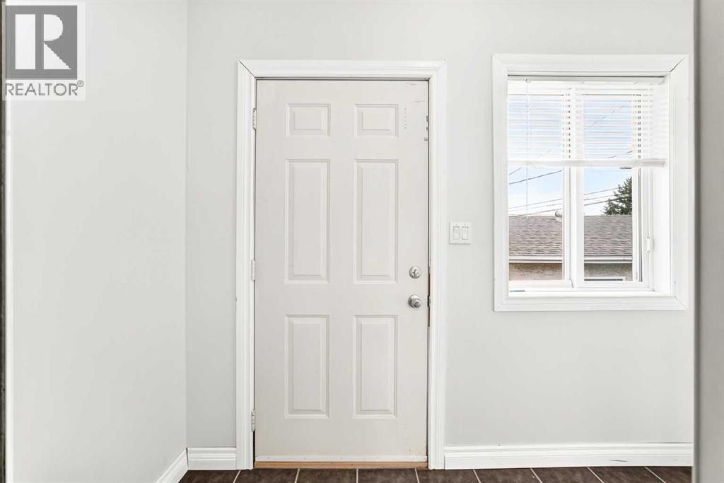 7312 36 Avenue NW, Calgary, Alberta  T3B 1T8 - Photo 4 - A2321002