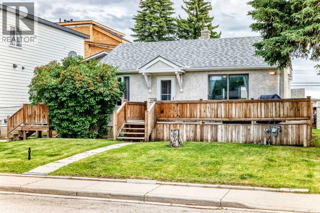 7312 36 Avenue NW, Calgary, Alberta  T3B 1T8 - Photo 2 - A2321002