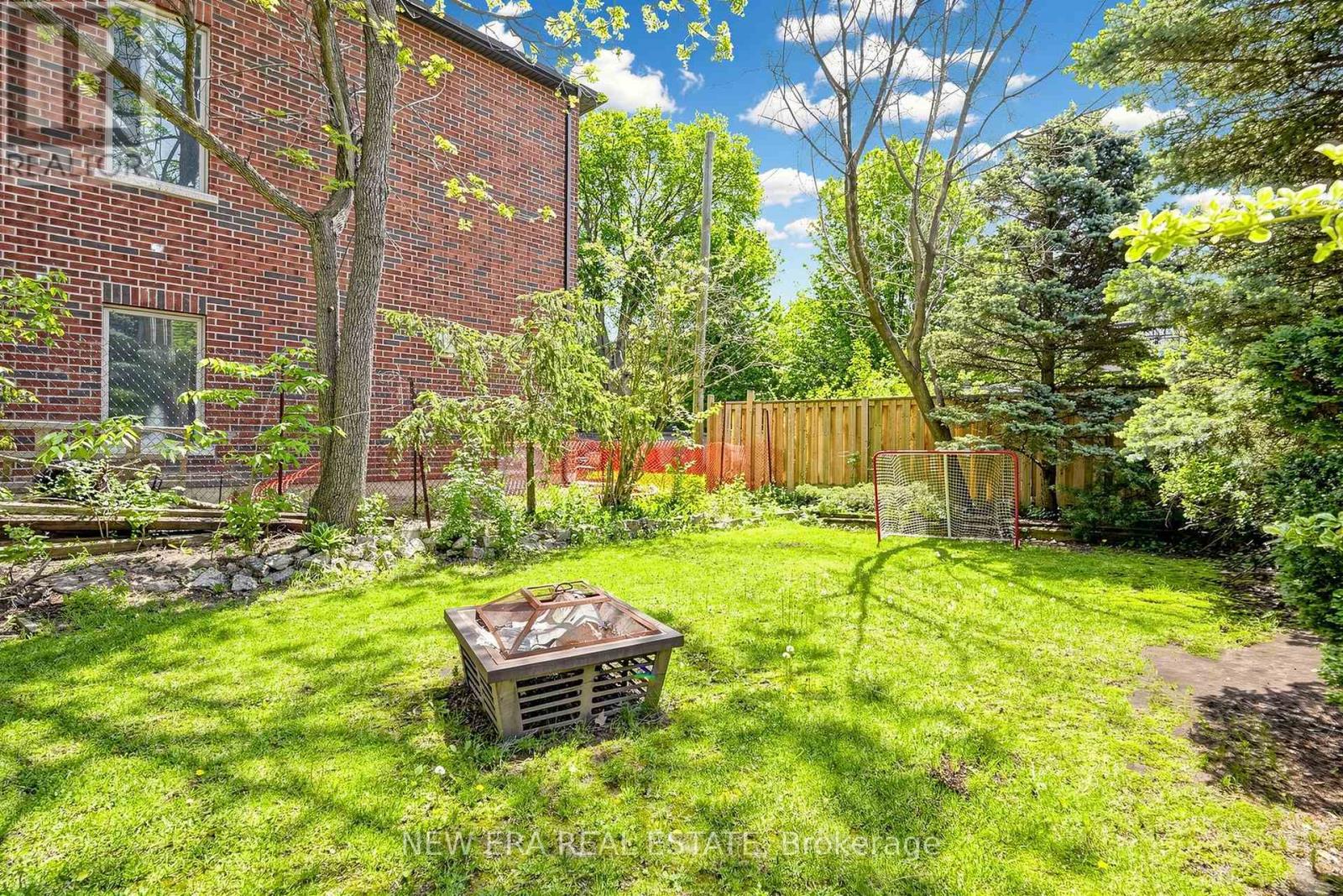 197 Lucas Street, Richmond Hill, Ontario L4C 4P8 - Photo 42 - N13663042