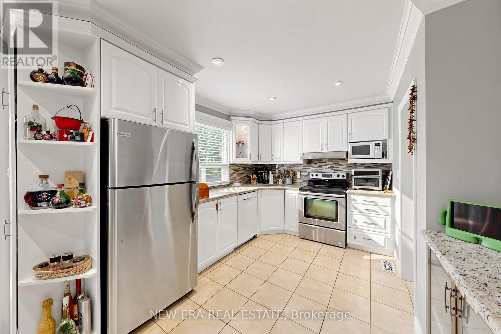197 Lucas Street, Richmond Hill, Ontario L4C 4P8 - Photo 8 - N13663042