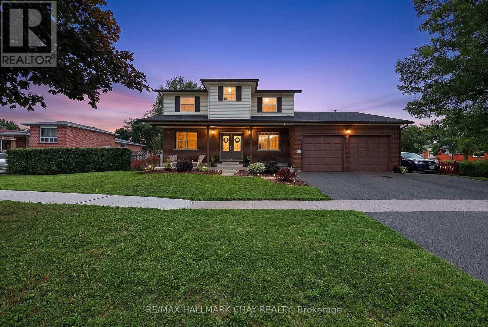 334 PARKWOOD AVENUE, Bradford West Gwillimbury, Ontario