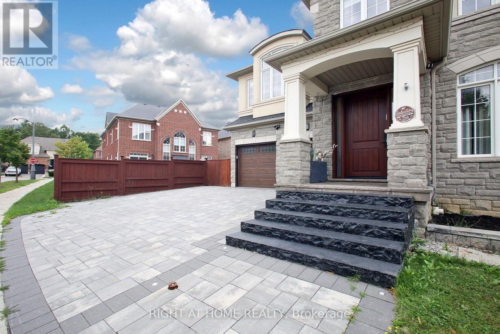 133 Woodville Drive, Vaughan, Ontario  L6A 4K4 - Photo 3 - N13663236