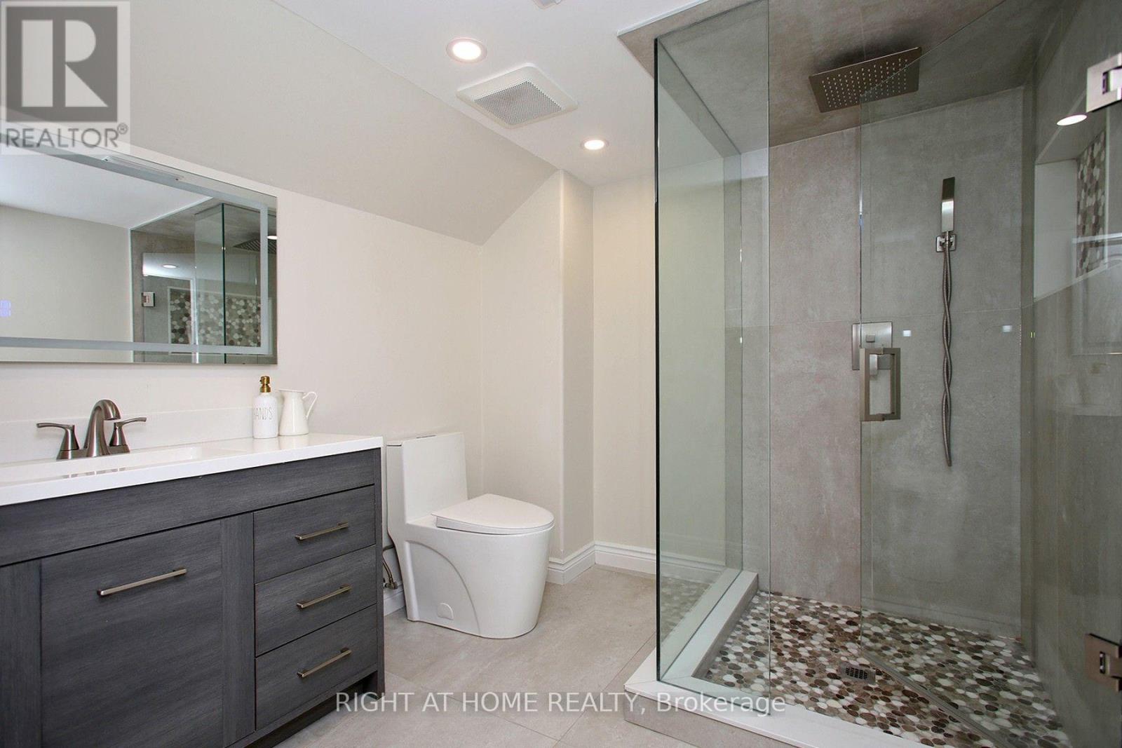 133 Woodville Drive, Vaughan, Ontario  L6A 4K4 - Photo 37 - N13663236