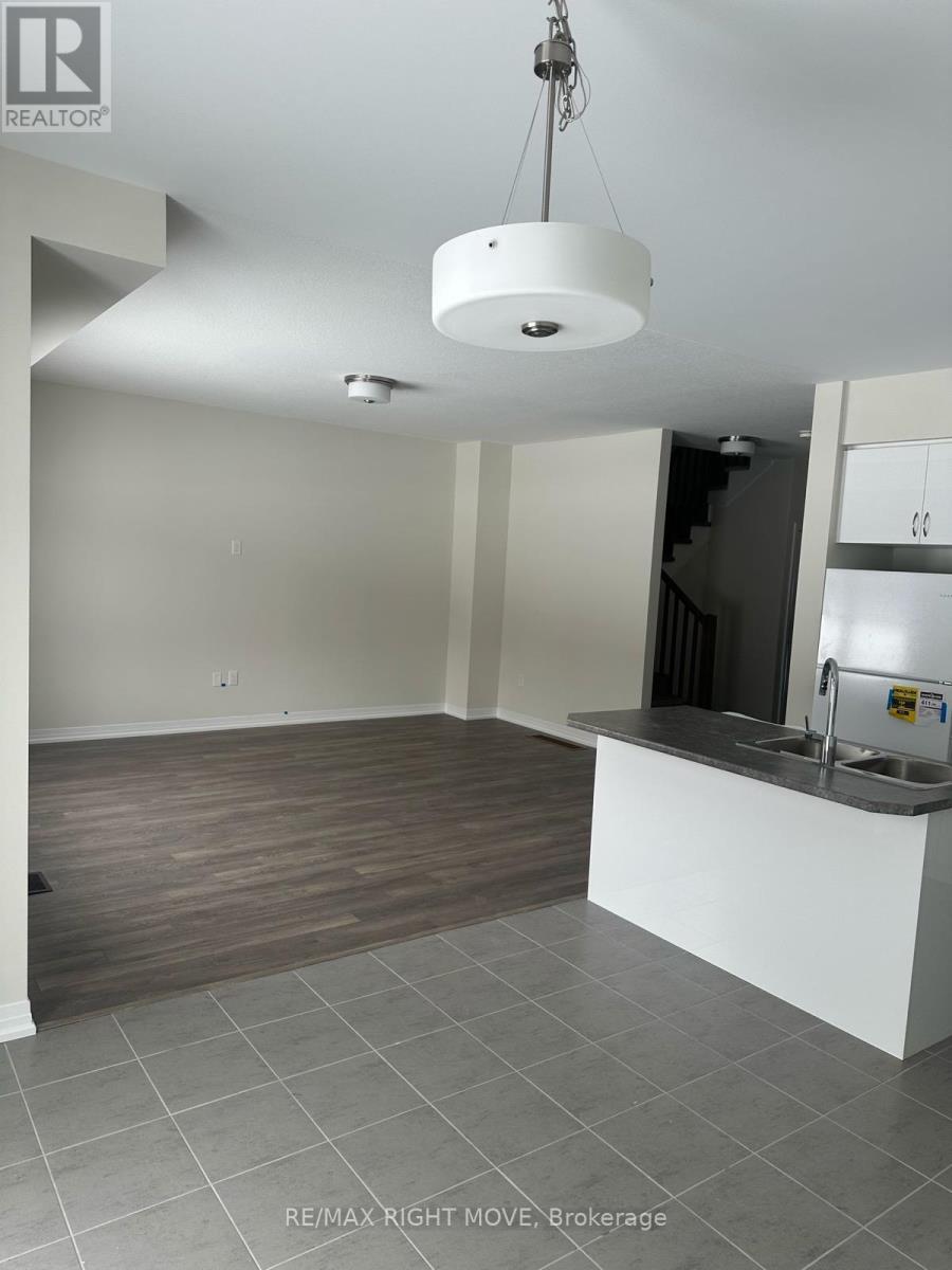 3022 Sandy Acres Avenue, Severn, Ontario  L3V 8P8 - Photo 7 - S13663074