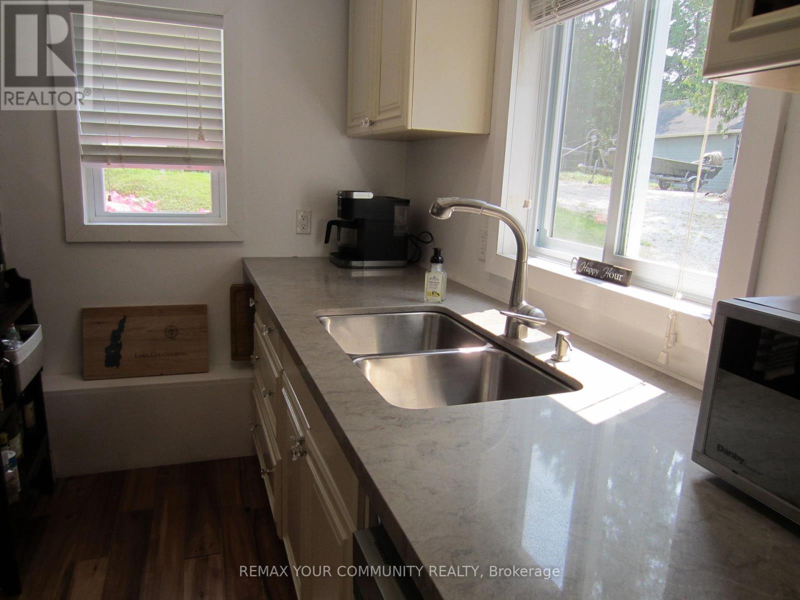 6576 Quarry Point Road, Ramara, Ontario  L3V 0S3 - Photo 11 - S13663136