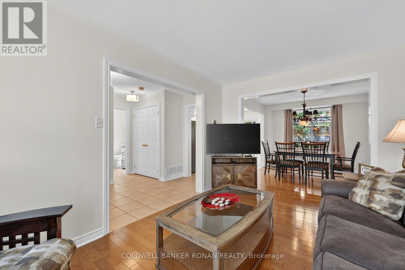 24 Ryan Court, Barrie, Ontario L4M 6N7 - Photo 10 - S13663214