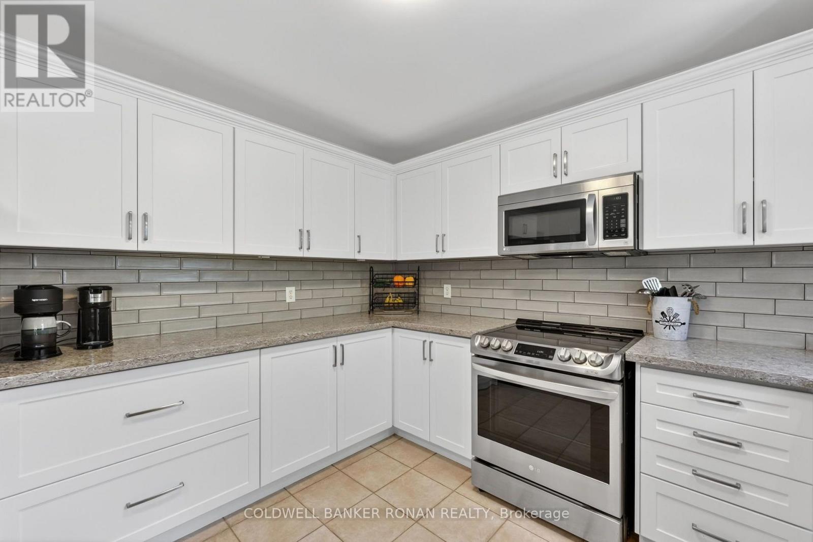 24 Ryan Court, Barrie, Ontario L4M 6N7 - Photo 18 - S13663214