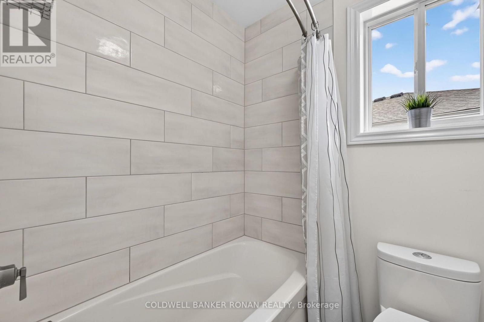 24 Ryan Court, Barrie, Ontario L4M 6N7 - Photo 28 - S13663214