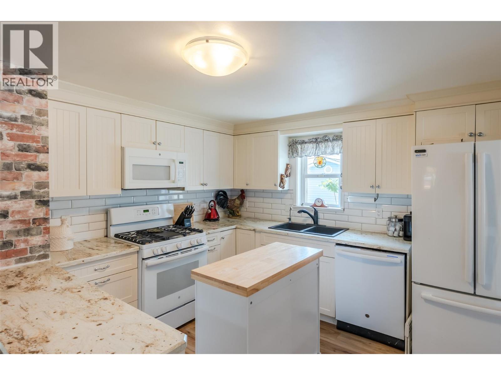 6430 Spartan Street, Oliver, British Columbia  V0H 1T0 - Photo 4 - 10394910