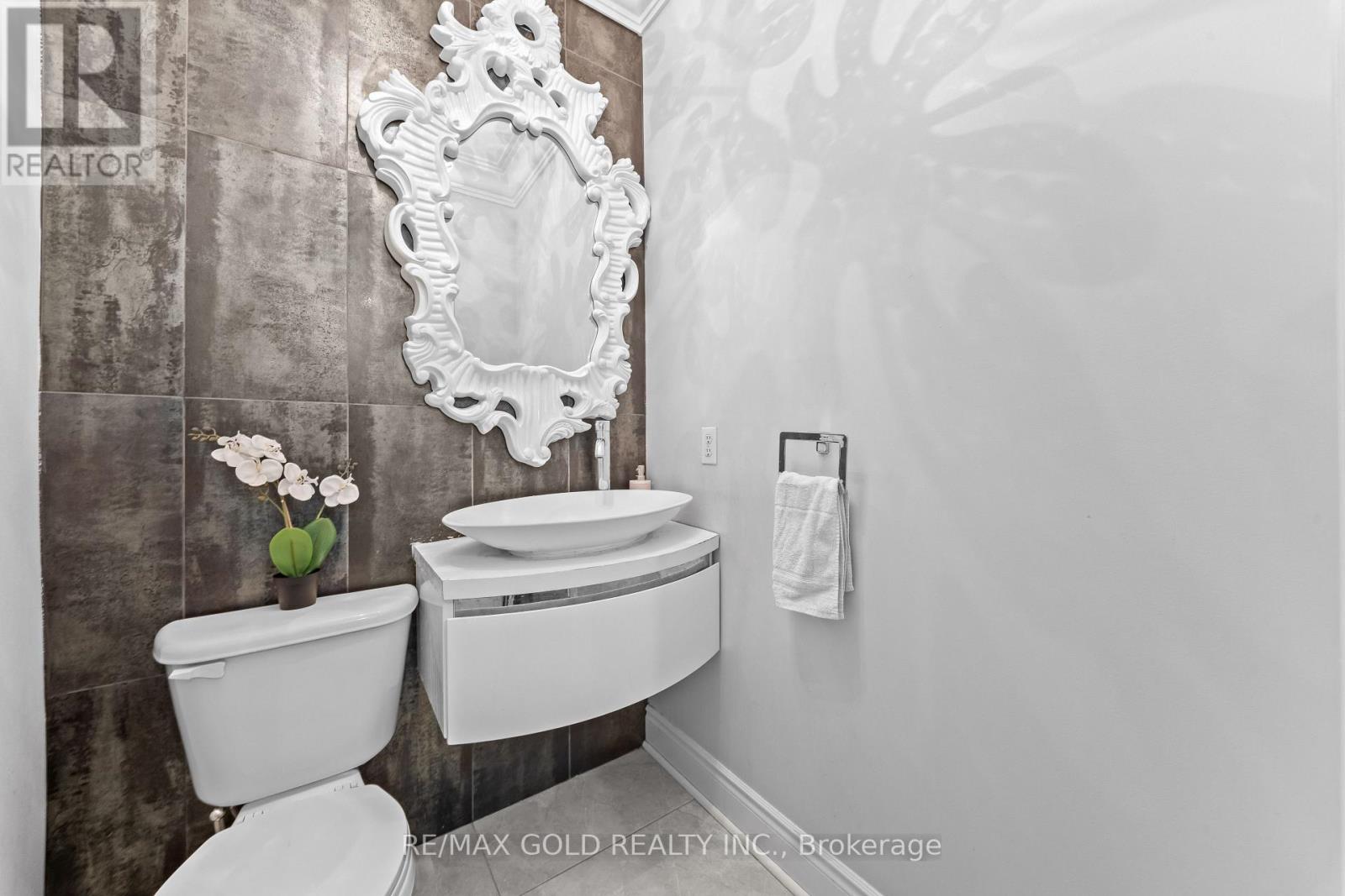 31 Fontainebleu Road, Brampton, Ontario  L6P 1Z1 - Photo 14 - W13663106