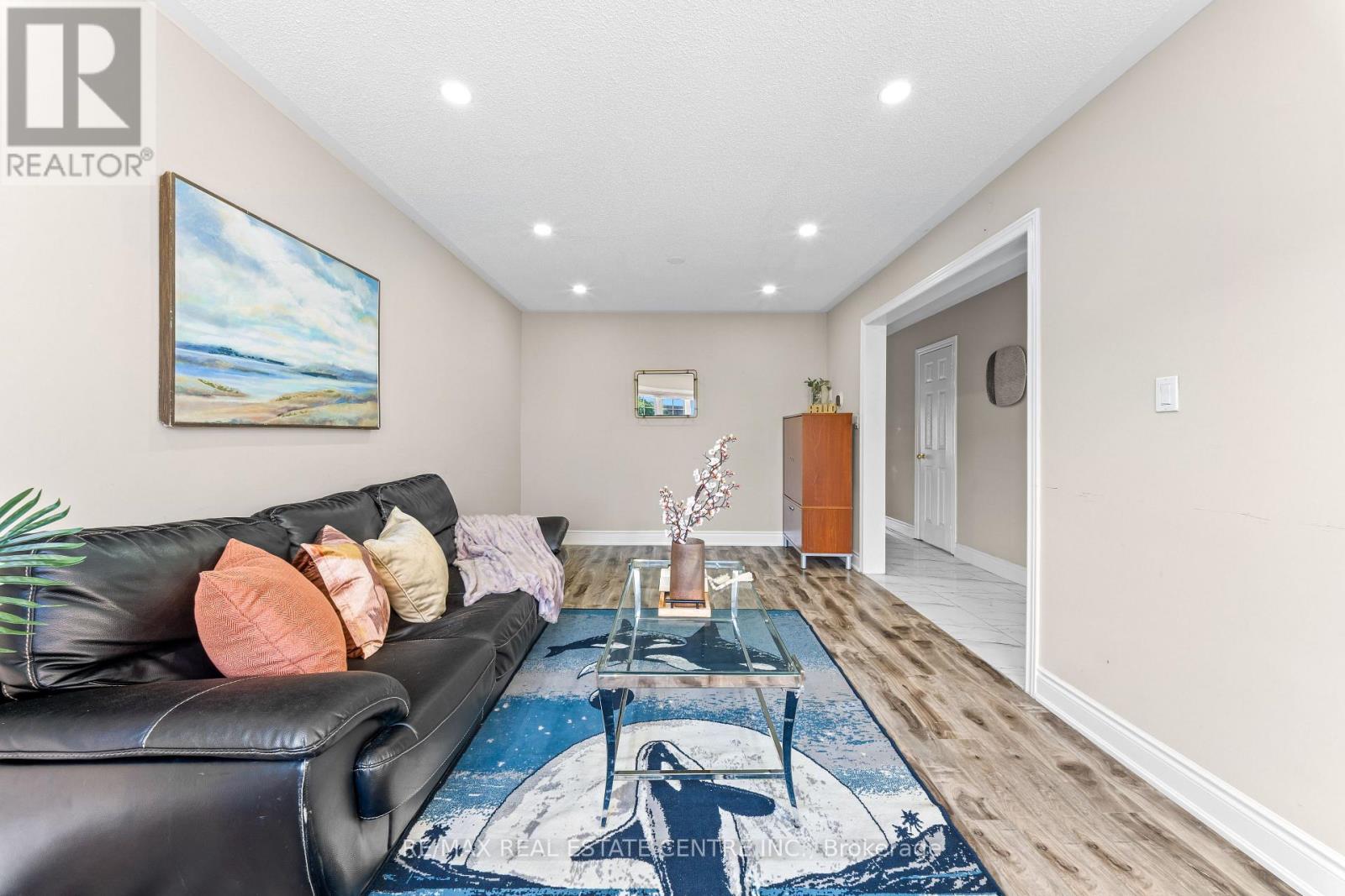 42 Domenico Crescent, Brampton, Ontario  L6P 1H5 - Photo 10 - W13663114