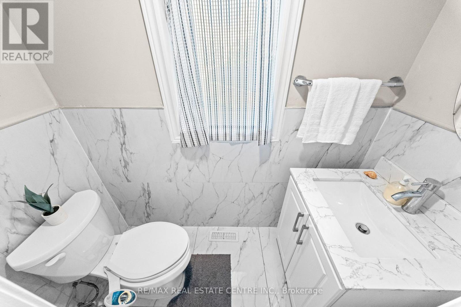 42 Domenico Crescent, Brampton, Ontario  L6P 1H5 - Photo 17 - W13663114
