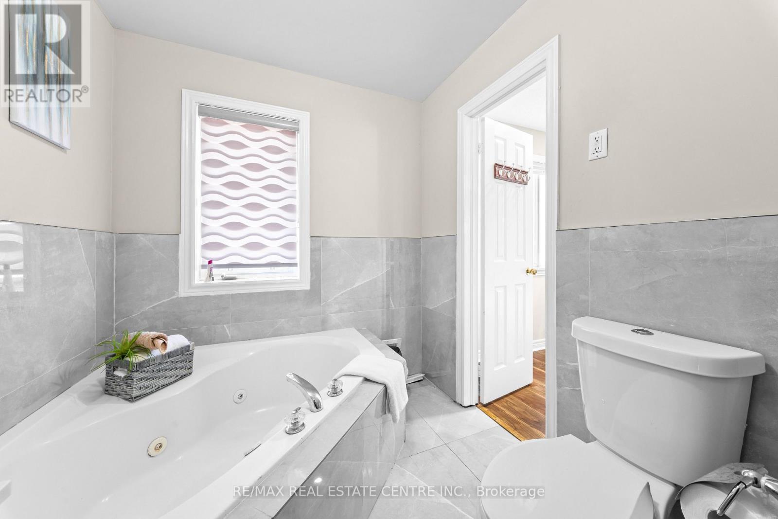42 Domenico Crescent, Brampton, Ontario  L6P 1H5 - Photo 25 - W13663114