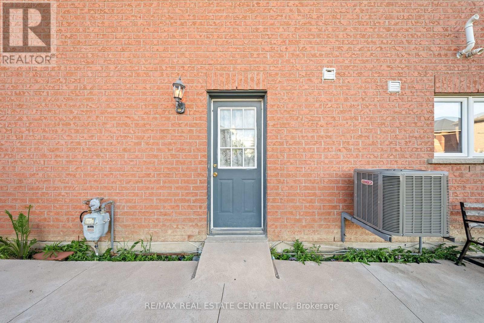 42 Domenico Crescent, Brampton, Ontario  L6P 1H5 - Photo 31 - W13663114