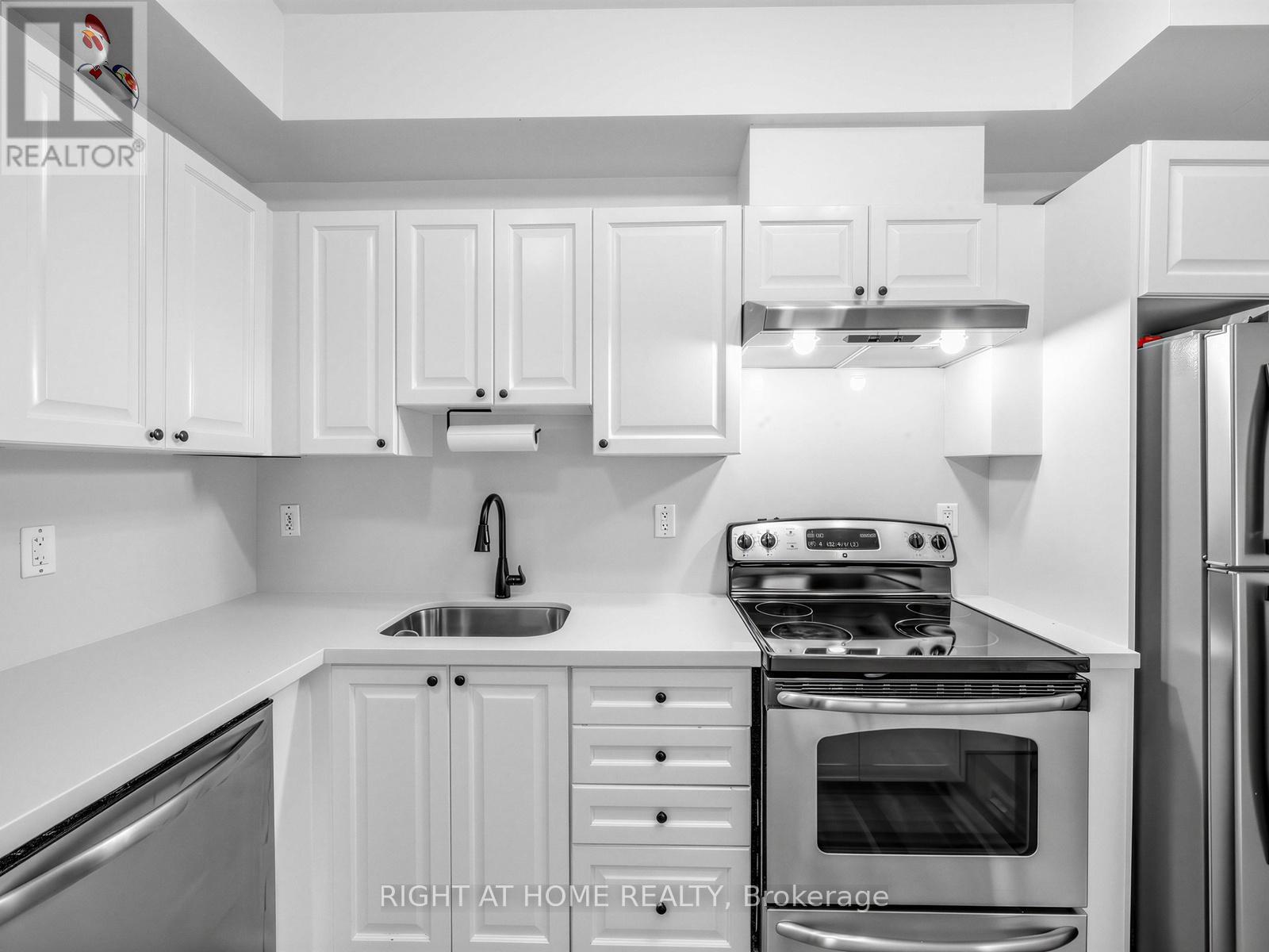 208 - 155 Legion Road N, Toronto, Ontario  M8Y 0A7 - Photo 13 - W13663176