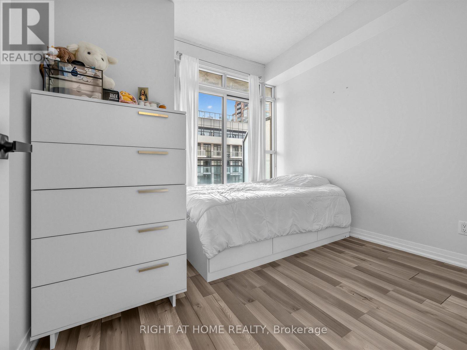 208 - 155 Legion Road N, Toronto, Ontario  M8Y 0A7 - Photo 19 - W13663176