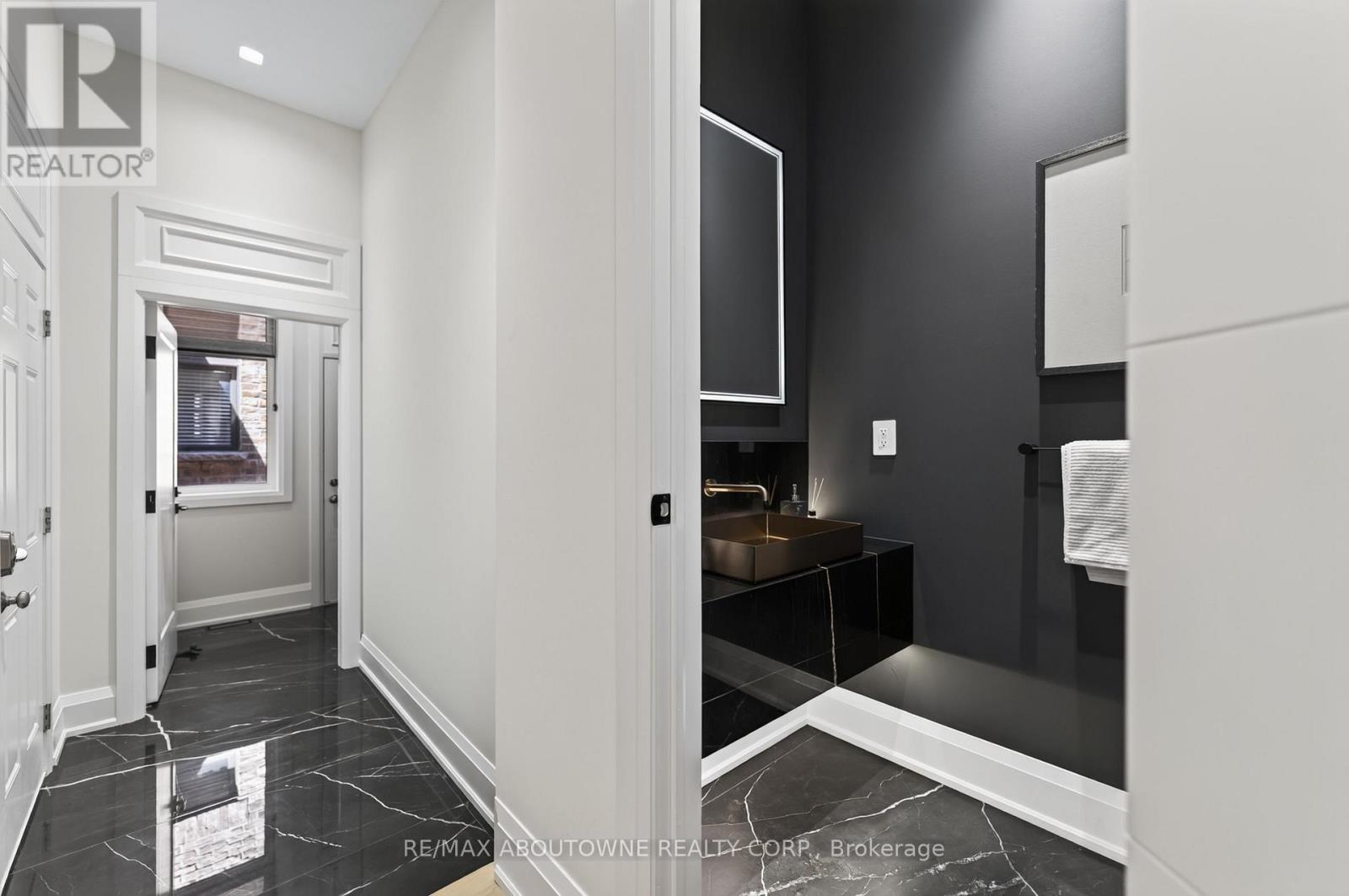 197 Polly Drive, Oakville, Ontario  L6M 5K2 - Photo 17 - W13663186
