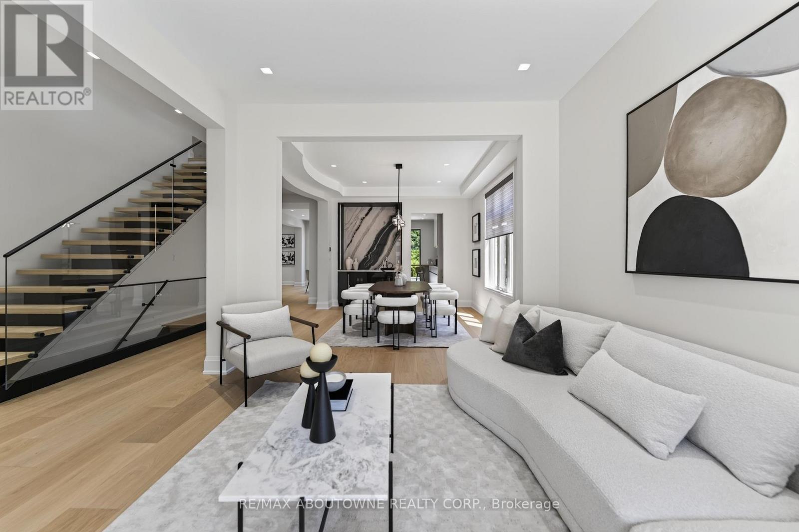 197 Polly Drive, Oakville, Ontario  L6M 5K2 - Photo 4 - W13663186