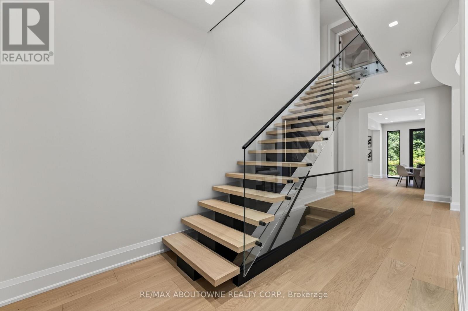 197 Polly Drive, Oakville, Ontario  L6M 5K2 - Photo 6 - W13663186