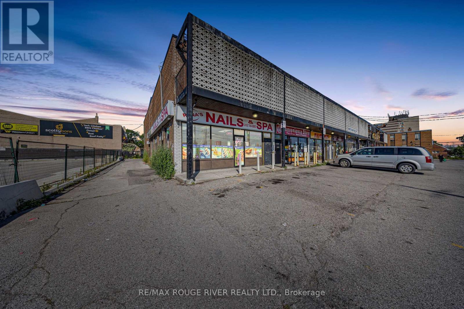 2282 ISLINGTON AVENUE, Toronto, Ontario