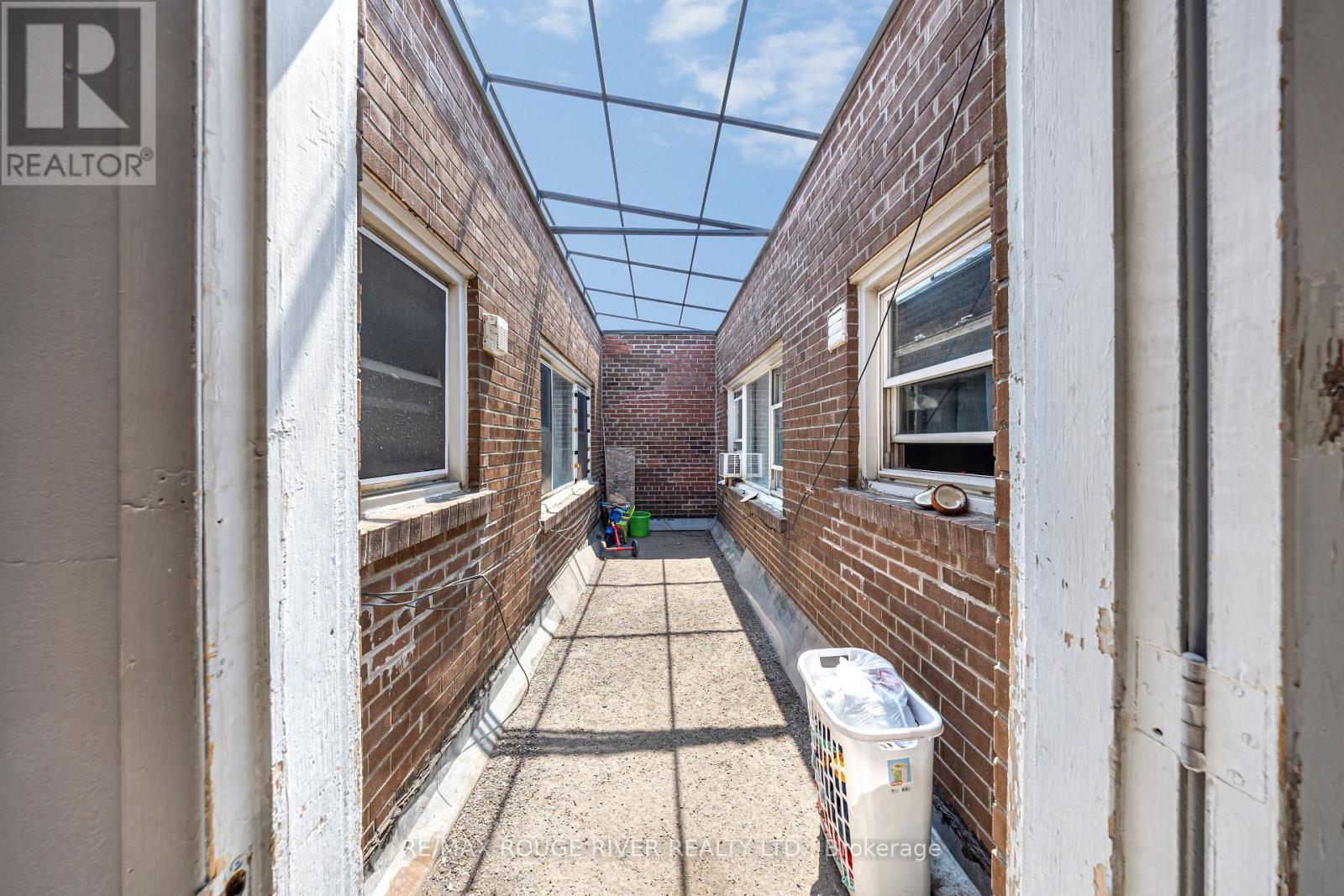 2282 Islington Avenue, Toronto, Ontario  M9W 3W8 - Photo 27 - W13663208