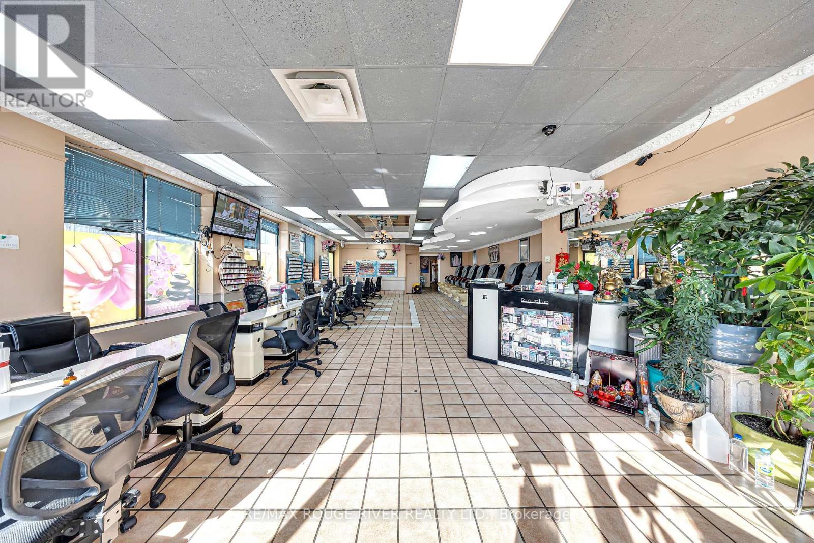2282 Islington Avenue, Toronto, Ontario  M9W 3W8 - Photo 4 - W13663208