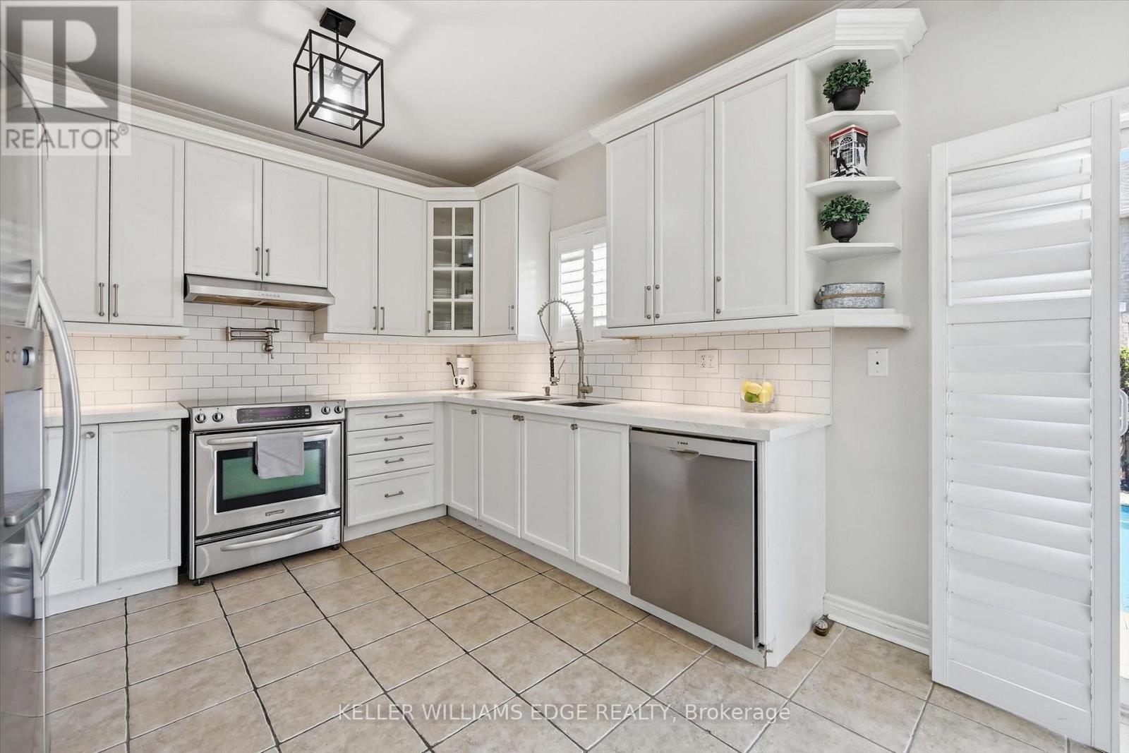5444 Sundial Road, Burlington, Ontario  L7L 7N1 - Photo 12 - W13663244