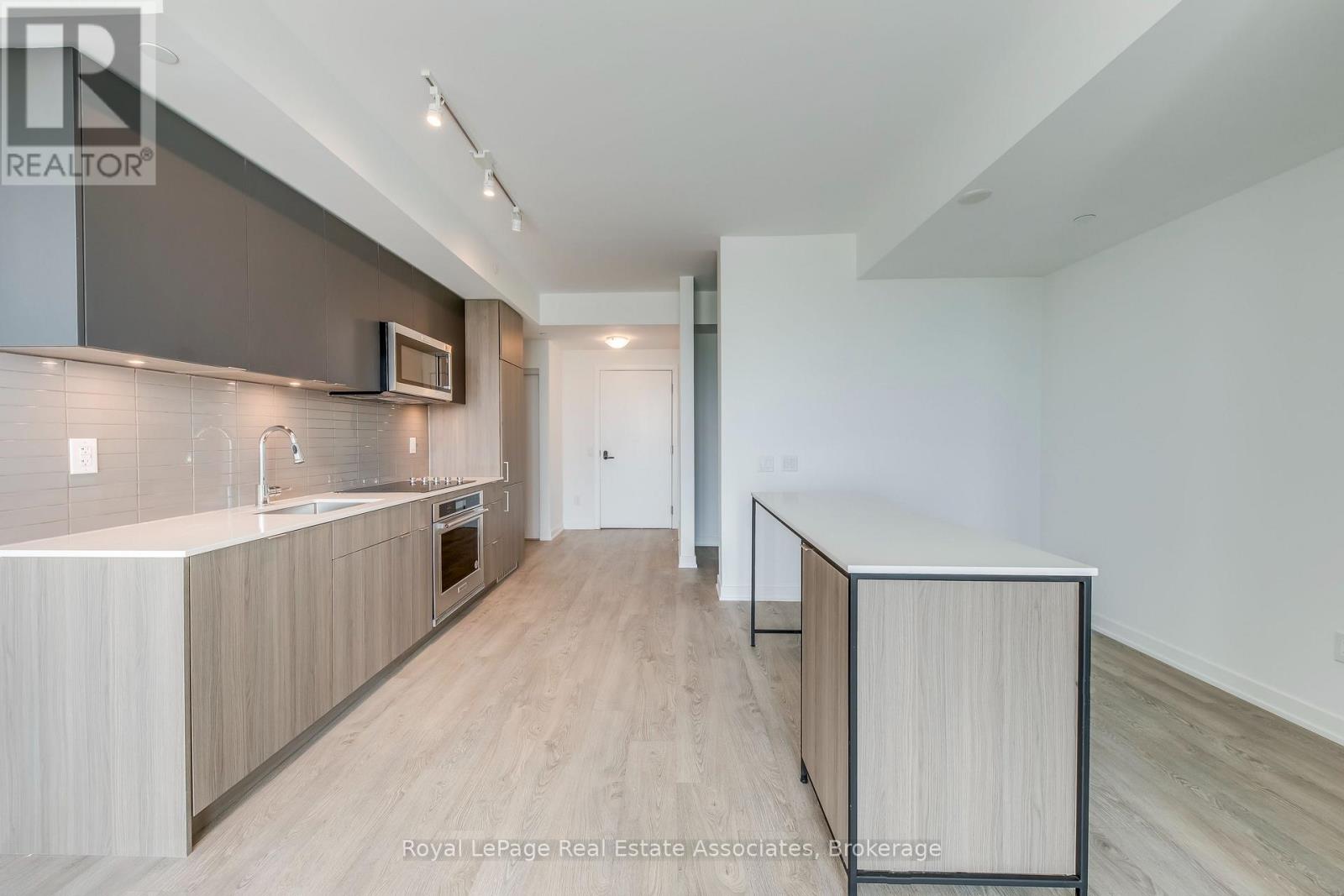 806 - 220 Missinnihe Way, Mississauga, Ontario  L5H 0A9 - Photo 5 - W13663248