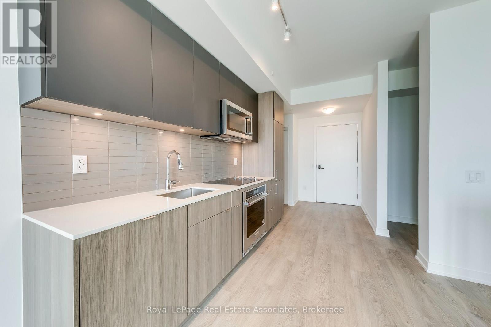 806 - 220 Missinnihe Way, Mississauga, Ontario  L5H 0A9 - Photo 6 - W13663248
