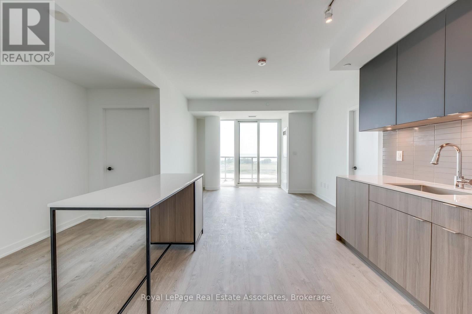 806 - 220 Missinnihe Way, Mississauga, Ontario  L5H 0A9 - Photo 7 - W13663248