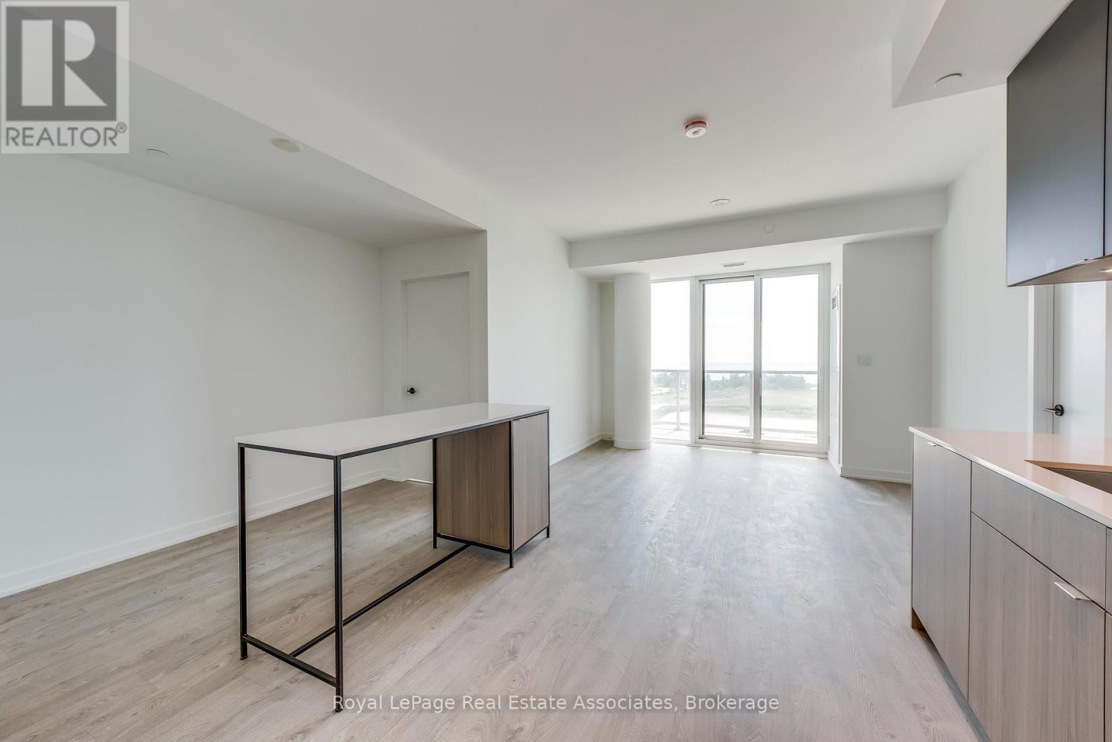 806 - 220 Missinnihe Way, Mississauga, Ontario  L5H 0A9 - Photo 8 - W13663248