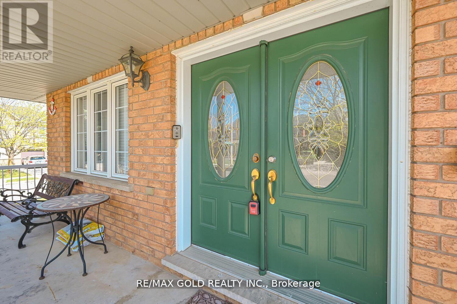 156 Barleyfield Road, Brampton, Ontario  L6R 2K3 - Photo 4 - W13663250