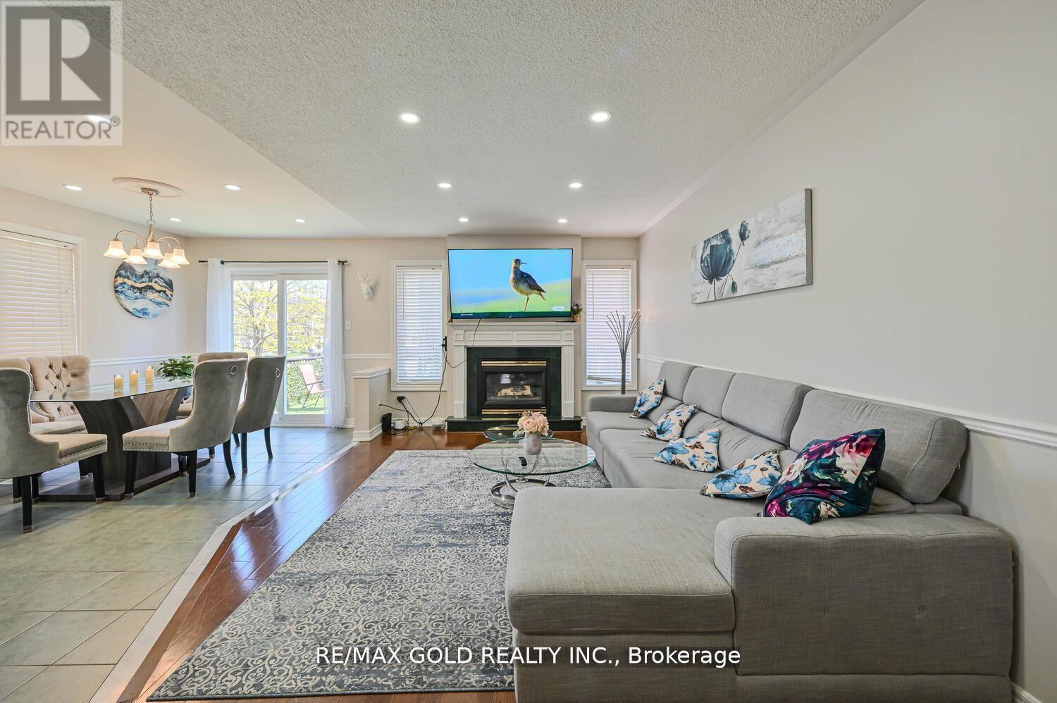 156 Barleyfield Road, Brampton, Ontario  L6R 2K3 - Photo 5 - W13663250