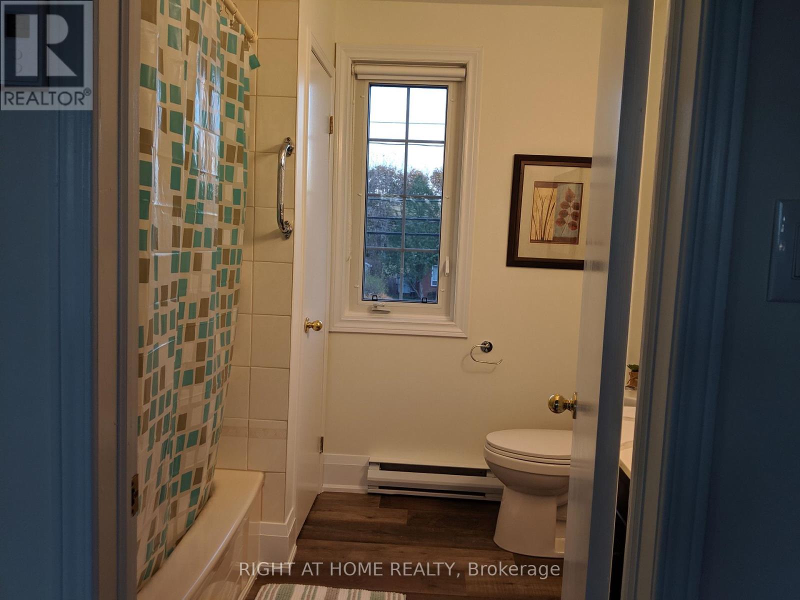 Annex Apartment - 2463 Rebecca Street, Oakville, Ontario L6L 2B1 - Photo 12 - W13663252