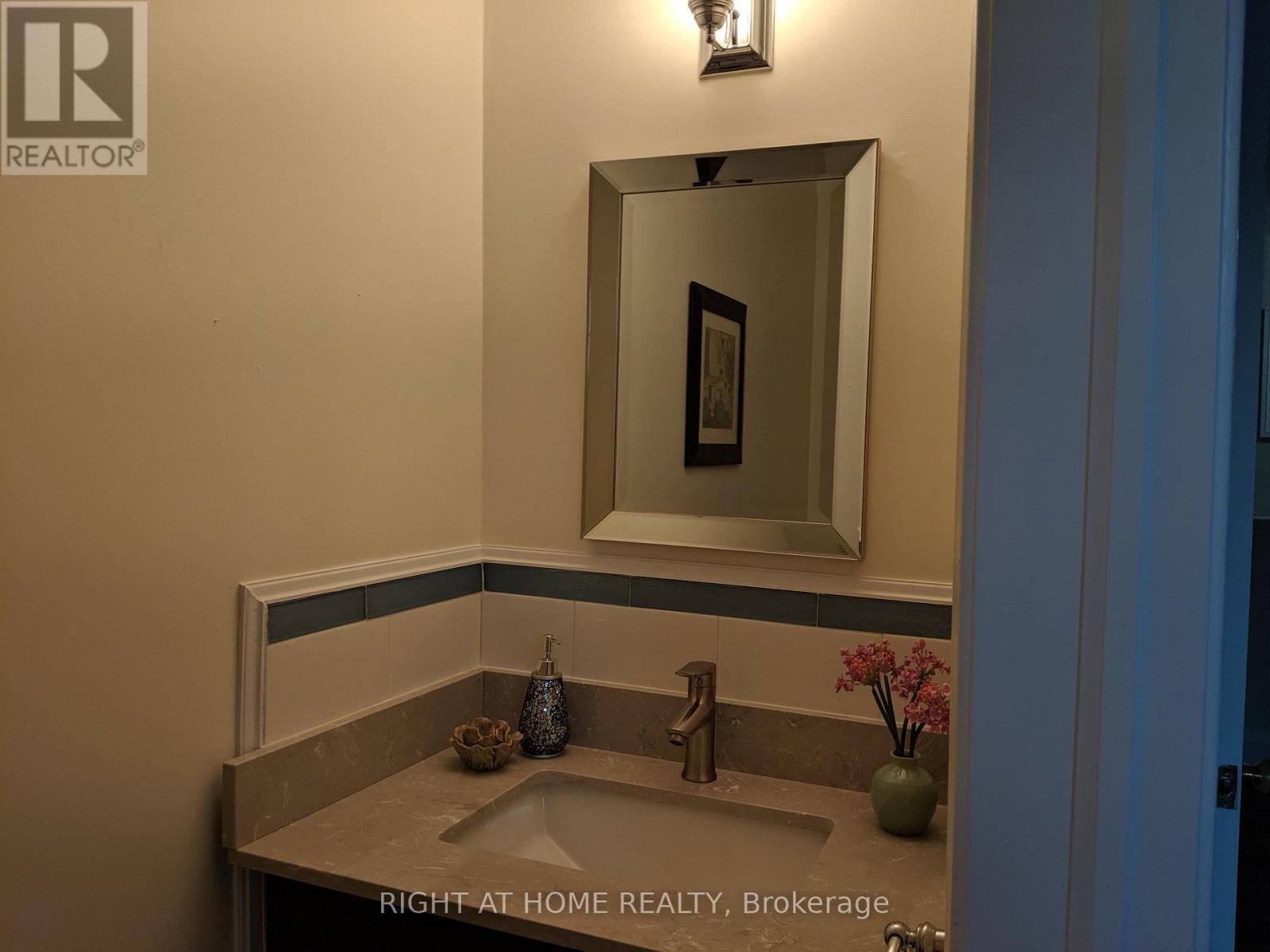 Annex Apartment - 2463 Rebecca Street, Oakville, Ontario L6L 2B1 - Photo 13 - W13663252