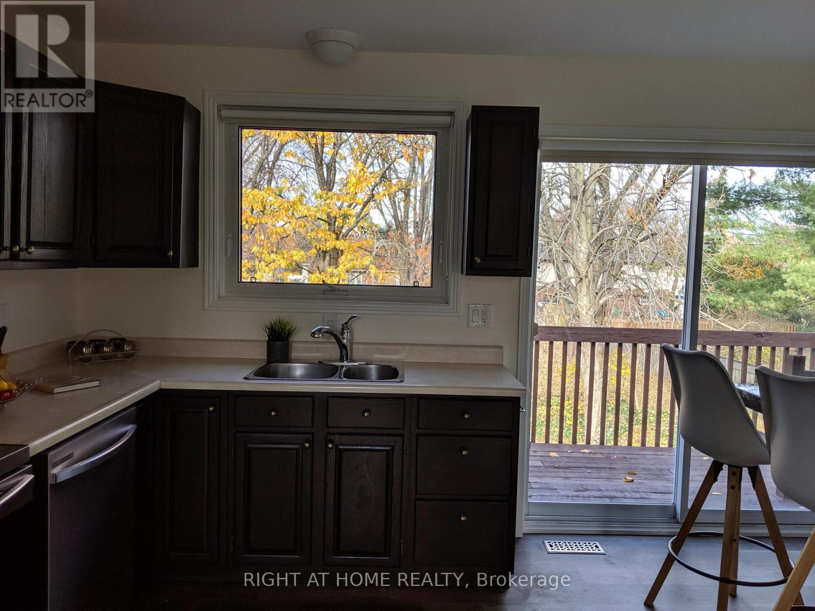 Annex Apartment - 2463 Rebecca Street, Oakville, Ontario L6L 2B1 - Photo 7 - W13663252