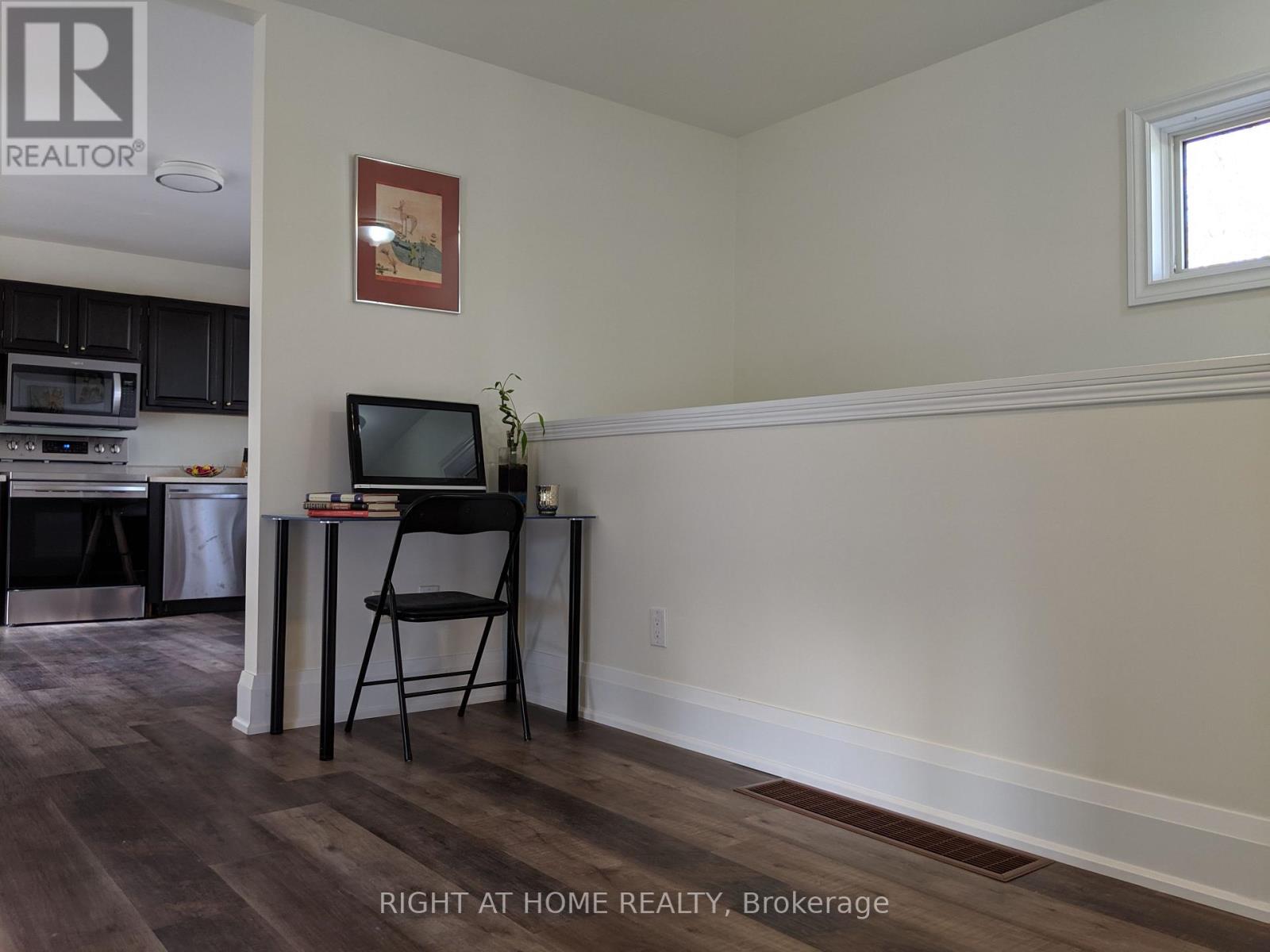 Annex Apartment - 2463 Rebecca Street, Oakville, Ontario L6L 2B1 - Photo 9 - W13663252