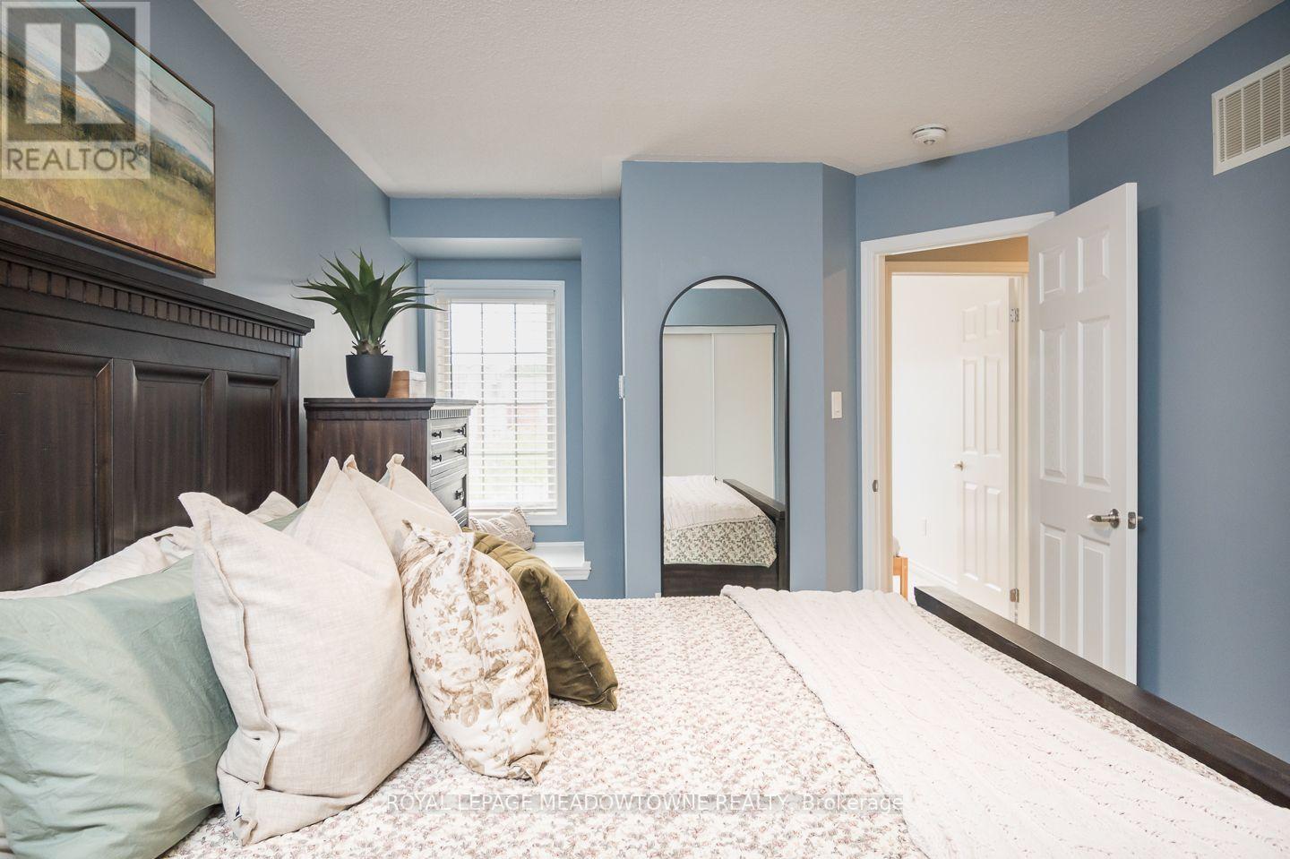 275 Eves Gate, Milton, Ontario  L9E 0A2 - Photo 23 - W13663258
